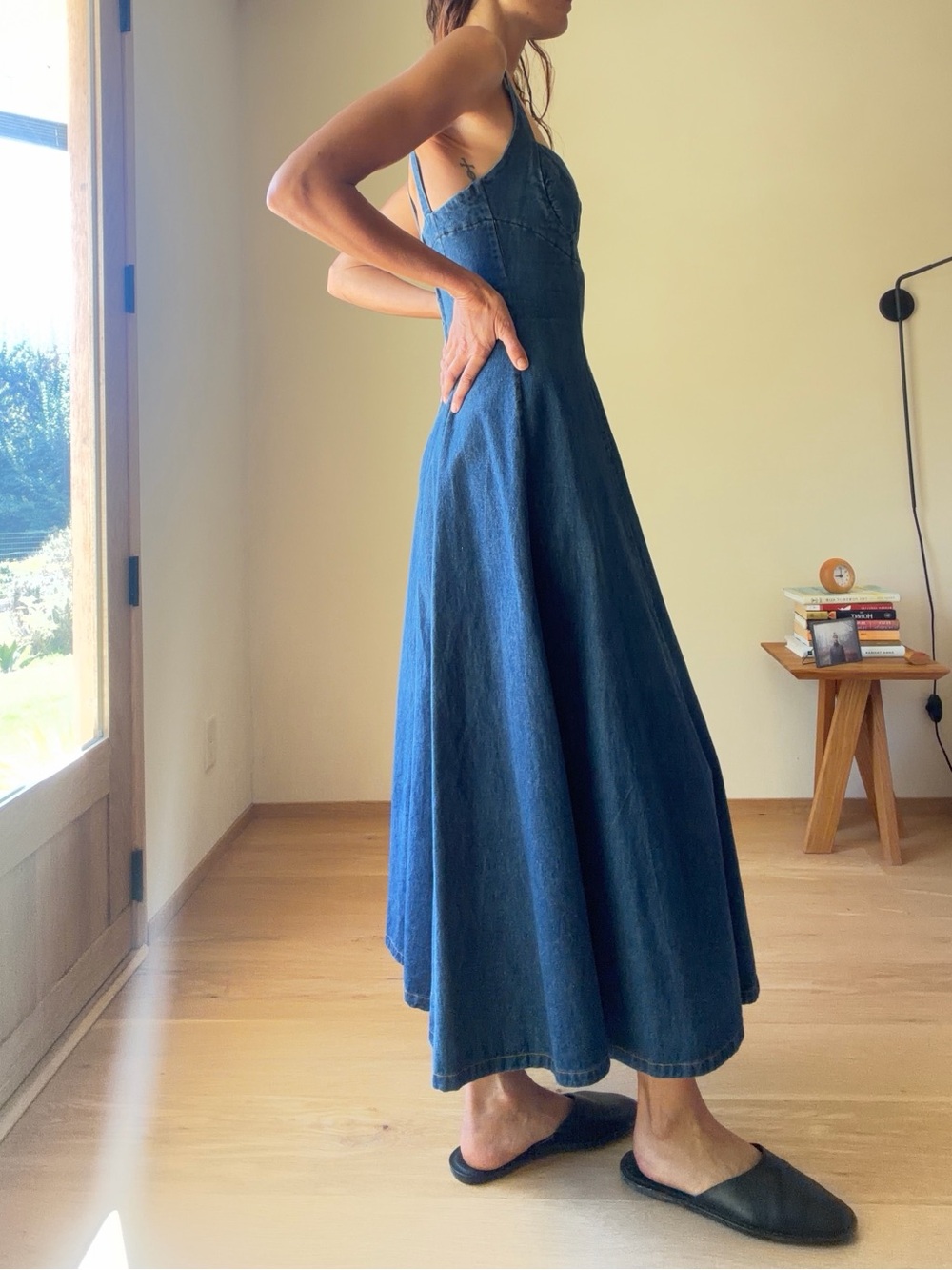 Sleeveless Blue Denim Maxi Dress with Sweetheart Bodice - Picture 2 of 8